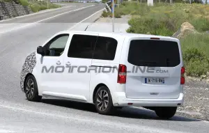Peugeot e-Traveller e Citroen e-Spacetourer 2024 - Foto spia 12-07-2023 - 3
