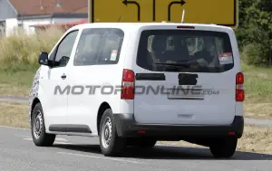 Peugeot e-Traveller e Citroen e-Spacetourer 2024 - Foto spia 12-07-2023 - 7