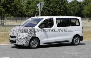 Peugeot e-Traveller e Citroen e-Spacetourer 2024 - Foto spia 12-07-2023 - 12