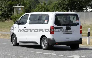 Peugeot e-Traveller e Citroen e-Spacetourer 2024 - Foto spia 12-07-2023 - 16