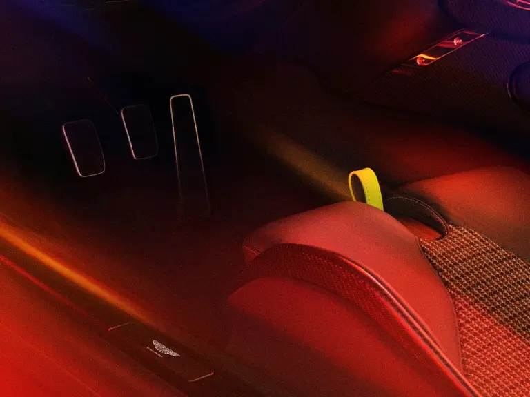 Aston Martin Valour - 19