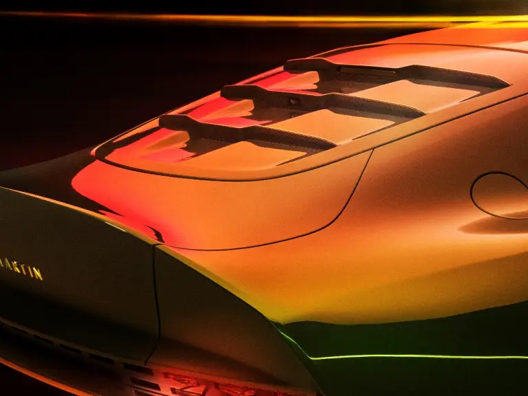 Aston Martin Valour - 11