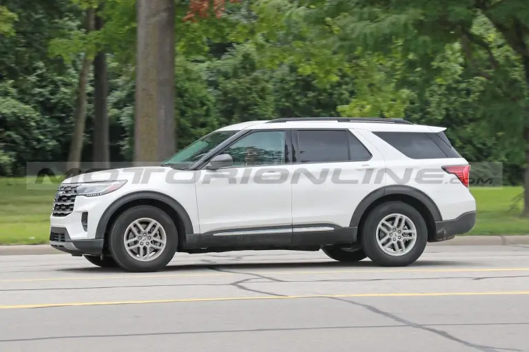 Ford Explorer Active 2024 - Foto Spia 13-07-2023 - 8