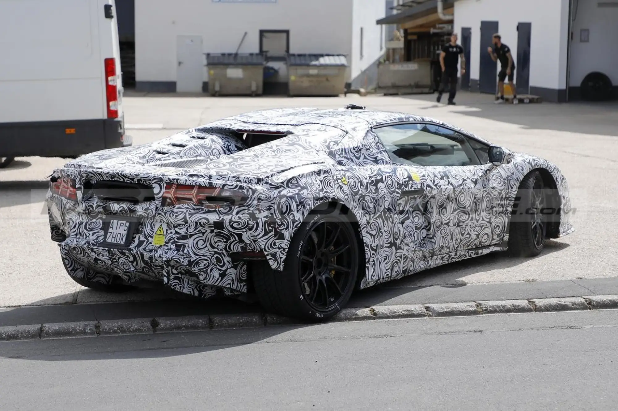 Lamborghini Huracan successore - Foto Spia 13-07-2023 - 9