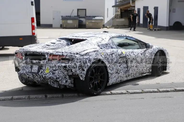Lamborghini Huracan successore - Foto Spia 13-07-2023 - 9