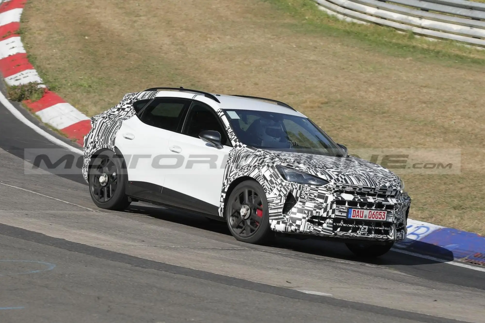 Cupra Formentor restyling - Foto Spia 13-07-2023 - 3