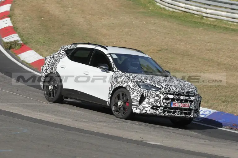 Cupra Formentor restyling - Foto Spia 13-07-2023 - 3