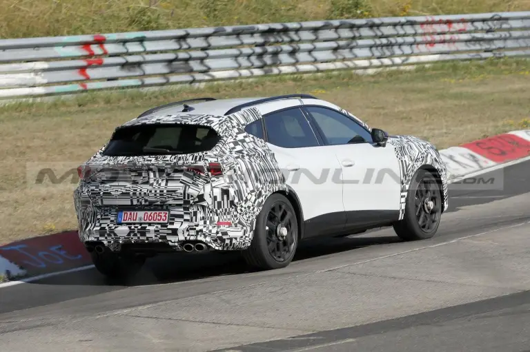 Cupra Formentor restyling - Foto Spia 13-07-2023 - 9