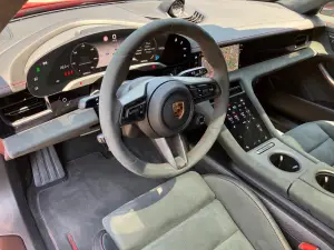 Porsche Taycan GTS Sport Turismo 2023 - Prova