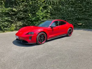 Porsche Taycan GTS Sport Turismo 2023 - Prova