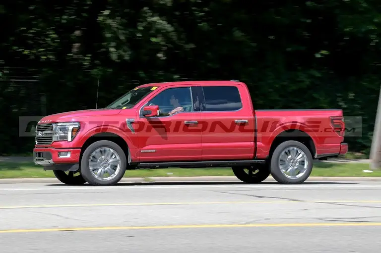 Ford F-150 Platinum 2024 - Foto Spia 15-07-2023 - 2