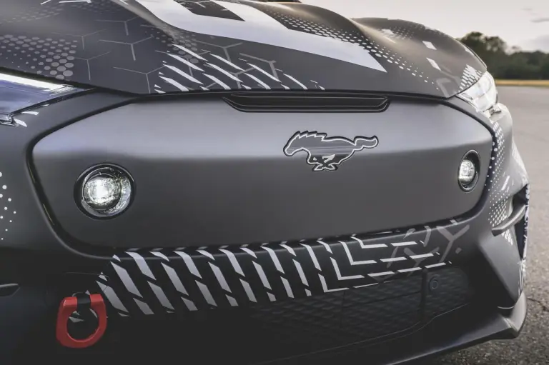 Ford Mustang Mach-E Rally anteprima - 5