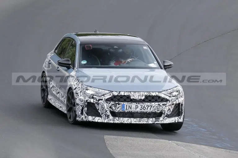 Audi RS 3 restyling - Foto Spia 19-07-2023 - 1