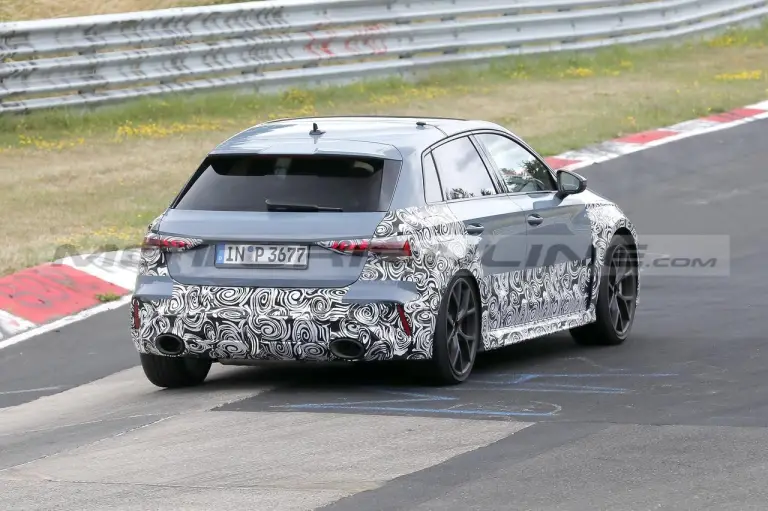 Audi RS 3 restyling - Foto Spia 19-07-2023 - 8