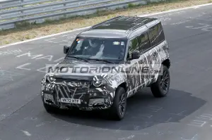 Land Rover Defender SVX 2024 - Foto spia - 3