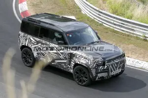 Land Rover Defender SVX 2024 - Foto spia - 4