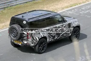 Land Rover Defender SVX 2024 - Foto spia