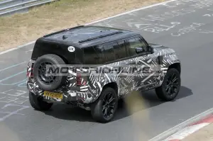 Land Rover Defender SVX 2024 - Foto spia