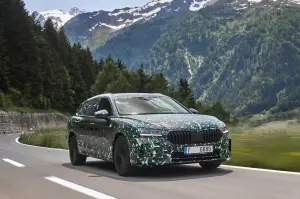 Skoda Superb 2024 prototipo teaser - 33