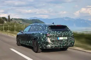 Skoda Superb 2024 prototipo teaser