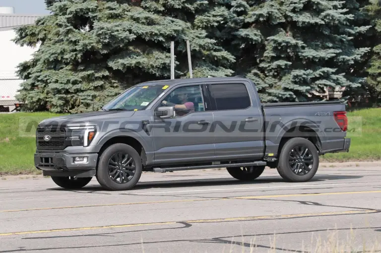 Ford F-150 Lariat 2024 - Foto Spia 22-07-2023 - 6
