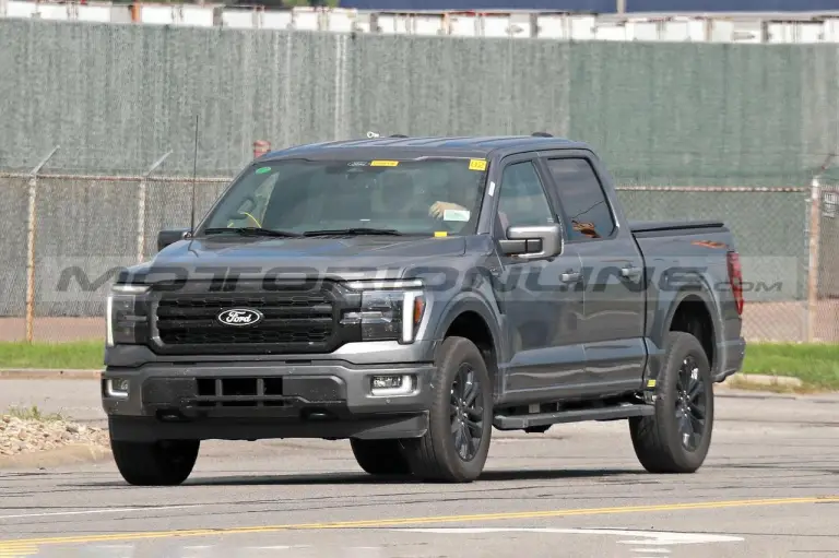 Ford F-150 Lariat 2024 - Foto Spia 22-07-2023 - 2