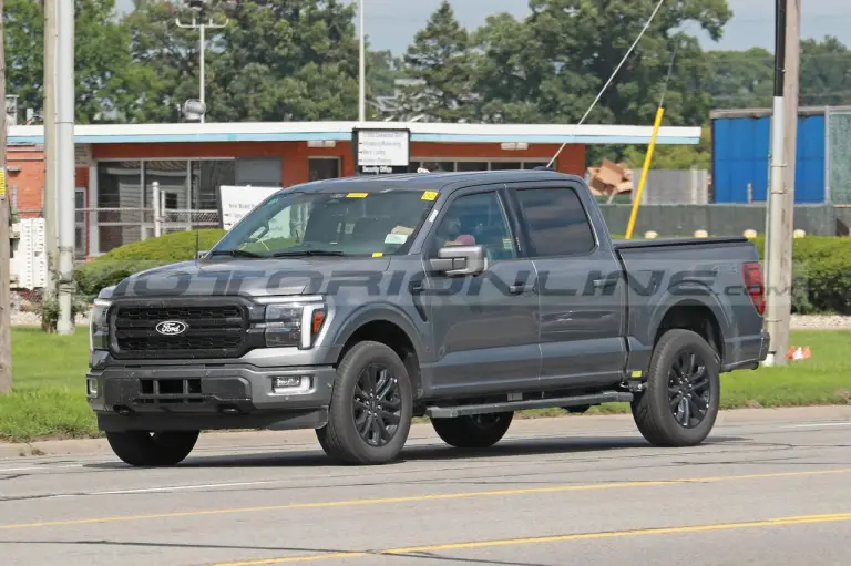 Ford F-150 Lariat 2024 - Foto Spia 22-07-2023 - 3