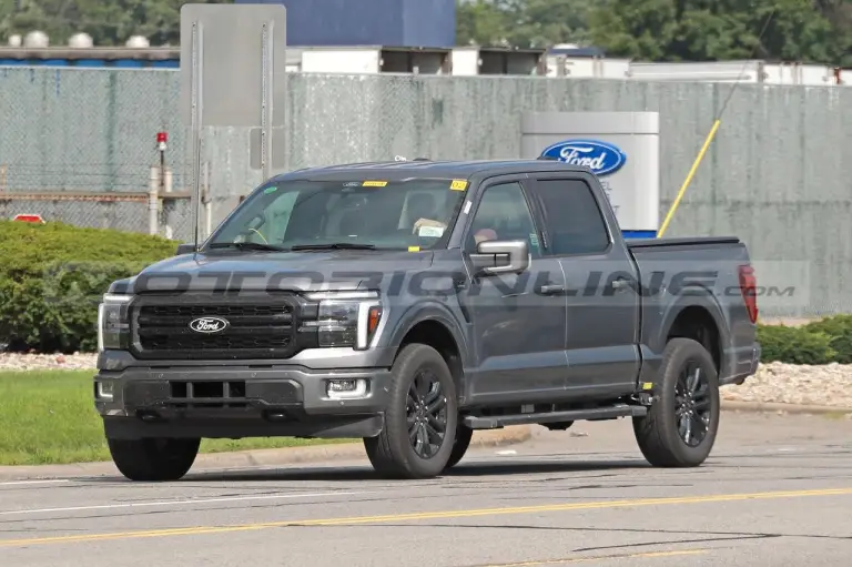 Ford F-150 Lariat 2024 - Foto Spia 22-07-2023 - 1