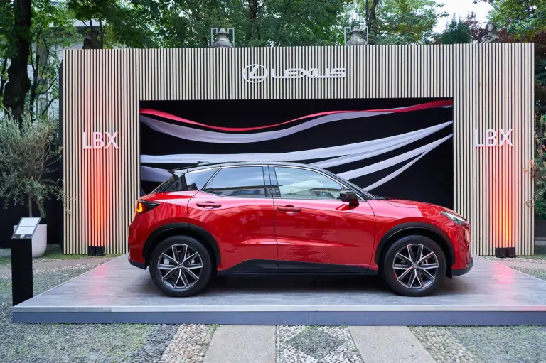 Lexus LBX Car Wash Milano - 7