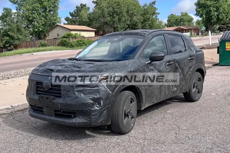 Nissan Kicks - Foto spia 25-7-2023 - 2