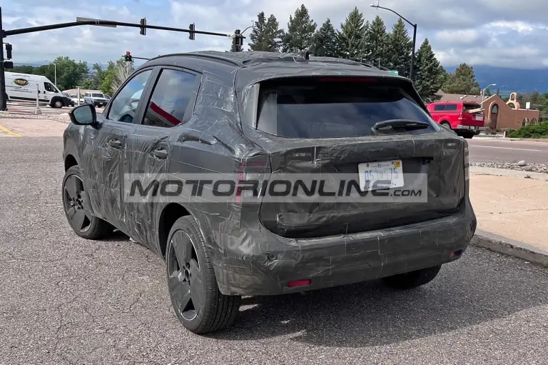 Nissan Kicks - Foto spia 25-7-2023 - 5