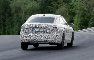 Skoda Superb 2024 - Foto spia 27-07-2023 - 11