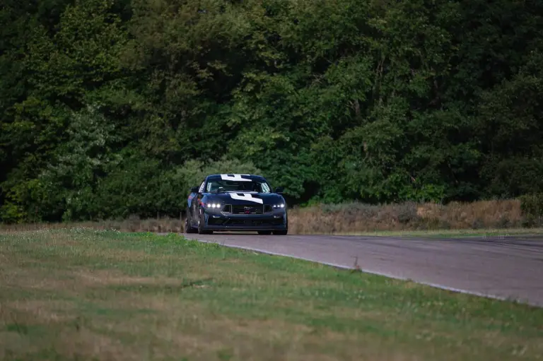 Ford Mustang Dark Horse R - 13