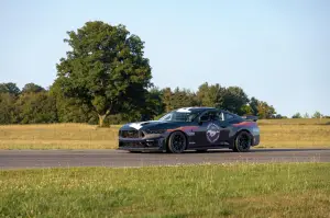 Ford Mustang Dark Horse R