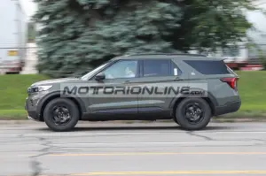 Ford Explorer 2024 - Foto spia 31-7-2023 - 4