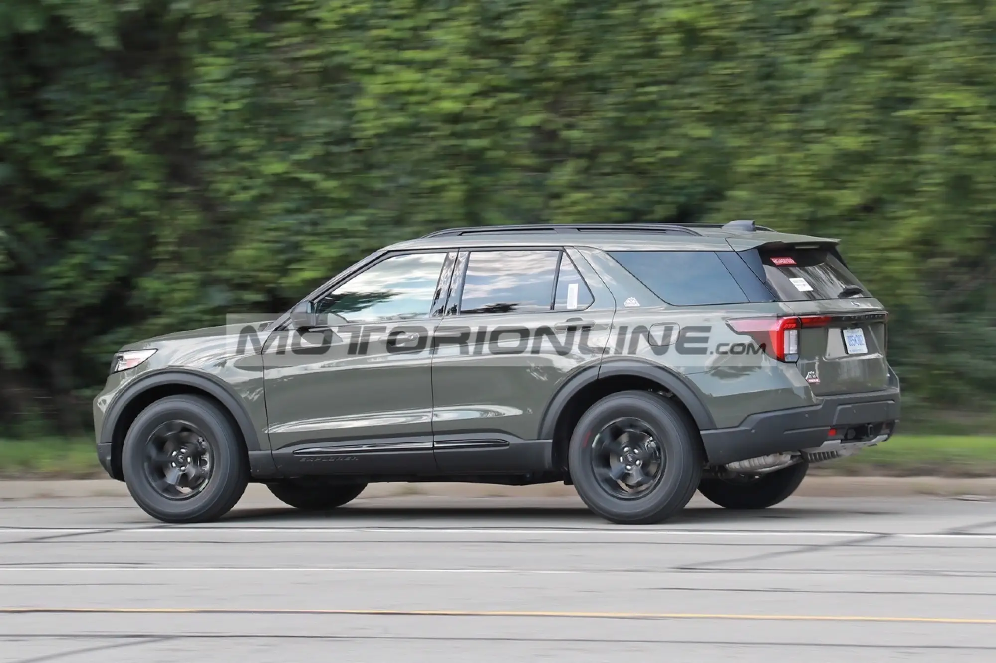 Ford Explorer 2024 - Foto spia 31-7-2023 - 1