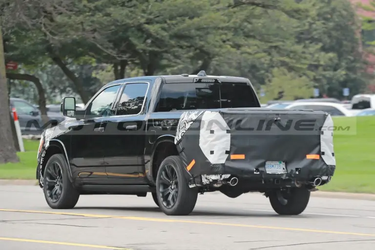 Ram 1500 Tungsten 2025 - Foto Spia 01-08-2023 - 12
