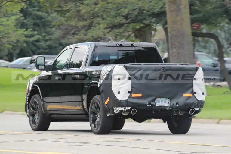 Ram 1500 Tungsten 2025 - Foto Spia 01-08-2023 - 11