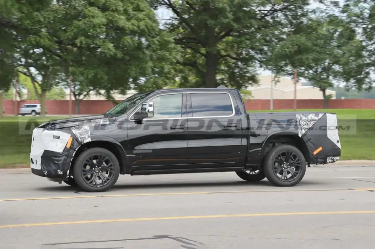 Ram 1500 Tungsten 2025 - Foto Spia 01-08-2023 - 5