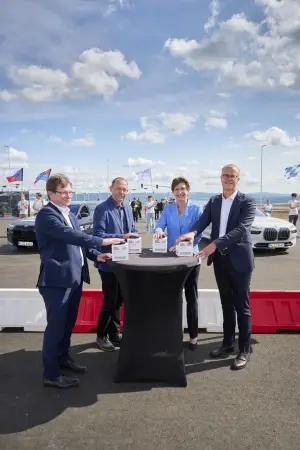 Gruppo BMW nuovo centro test guida autonoma Sokolov