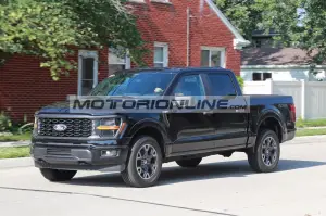 Ford F-150 STX - Foto spia 2-8-2023