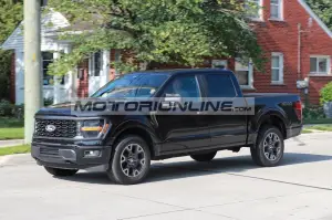 Ford F-150 STX - Foto spia 2-8-2023