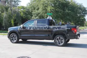 Ford F-150 STX - Foto spia 2-8-2023