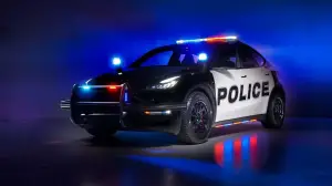 Tesla Model Y Polizia - Unplugged Performance - 1