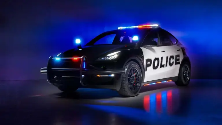 Tesla Model Y Polizia - Unplugged Performance - 1