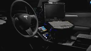 Tesla Model Y Polizia - Unplugged Performance