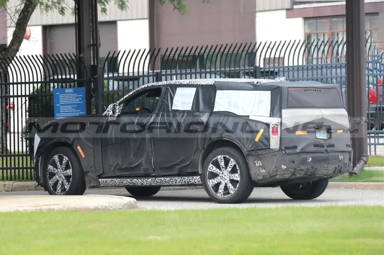Cadillac Escalade IQ - Foto Spia 05-08-2023 - 9
