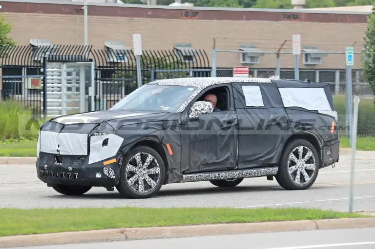 Cadillac Escalade IQ - Foto Spia 05-08-2023 - 1