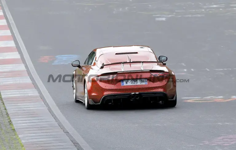 Alpine A110 estrema - Foto spia 08-08-2023 - 7