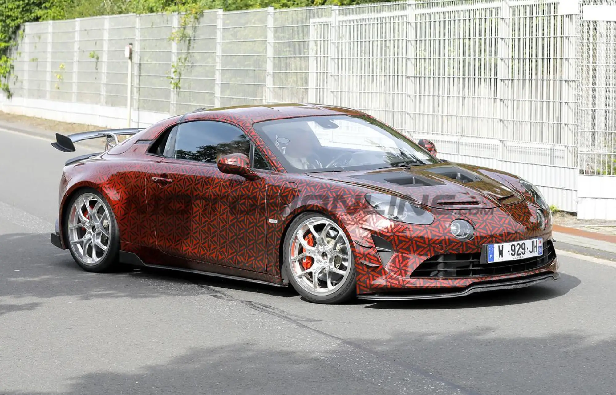 Alpine A110 estrema - Foto spia 08-08-2023 - 13